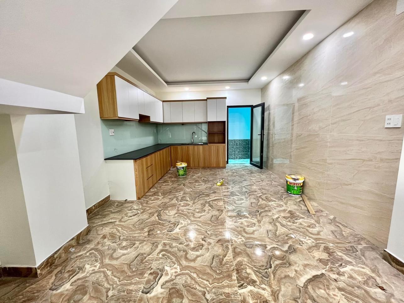 Nhà Đẹp 5 Tầng Đường Xe Tải Tránh Nhau Hà Huy Giáp, Quận 12, Giá Nhỉnh hơn 5 tỷ